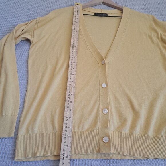 Banana Republic Cardigan Forever Sweater Womens Medium V-Neck Yellow Lightweight - Picture 6 of 9